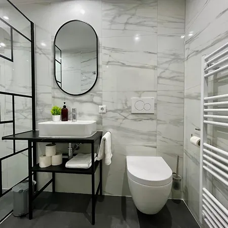 Cozy Im Zentrum Apartment *
